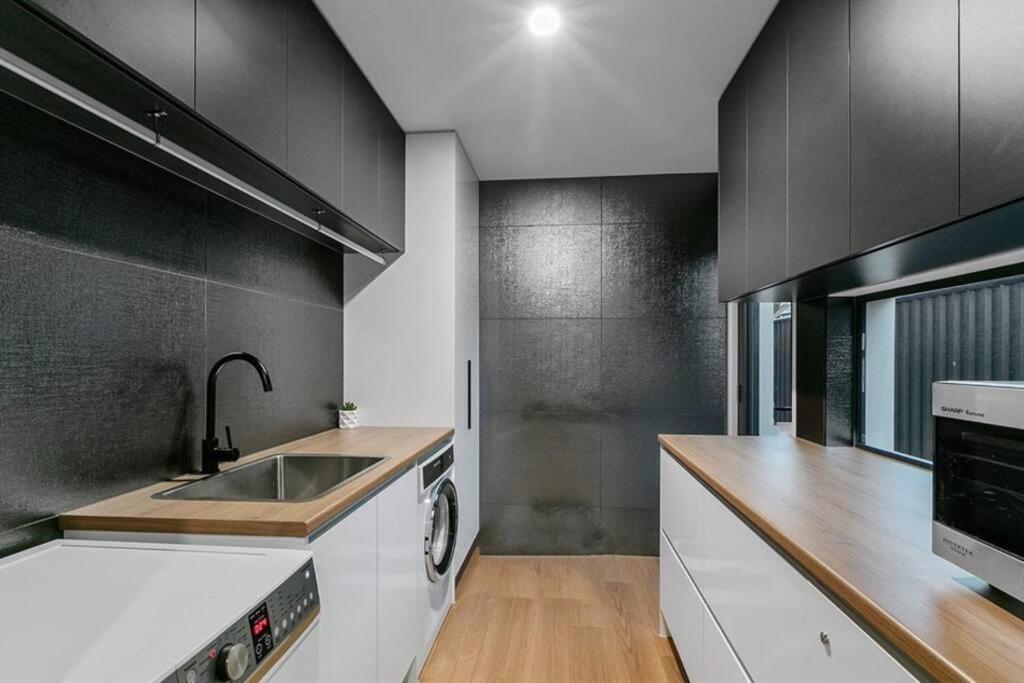 Beachside Buddina Luxury Family House 5 Bedrooms 외부 사진