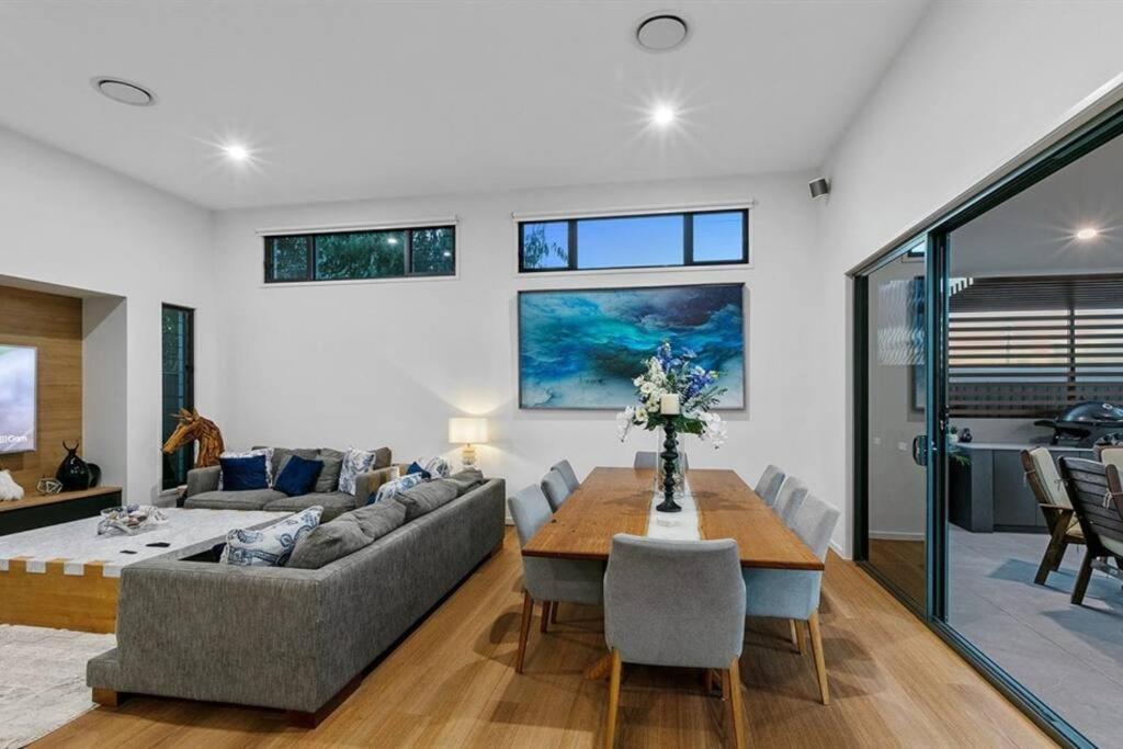 Beachside Buddina Luxury Family House 5 Bedrooms 외부 사진