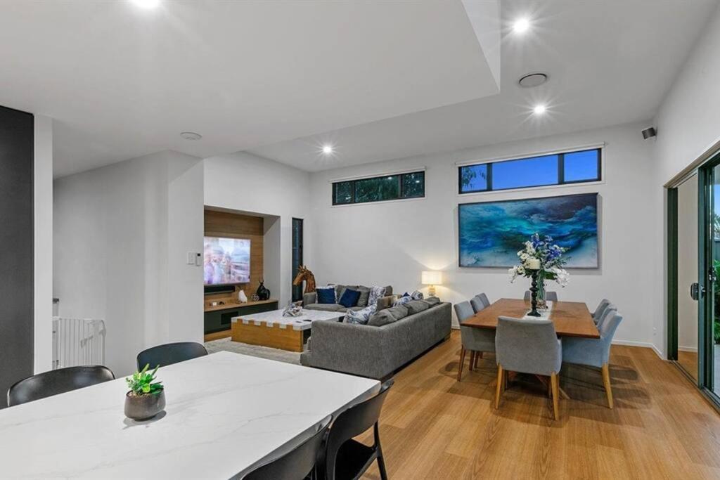 Beachside Buddina Luxury Family House 5 Bedrooms 외부 사진