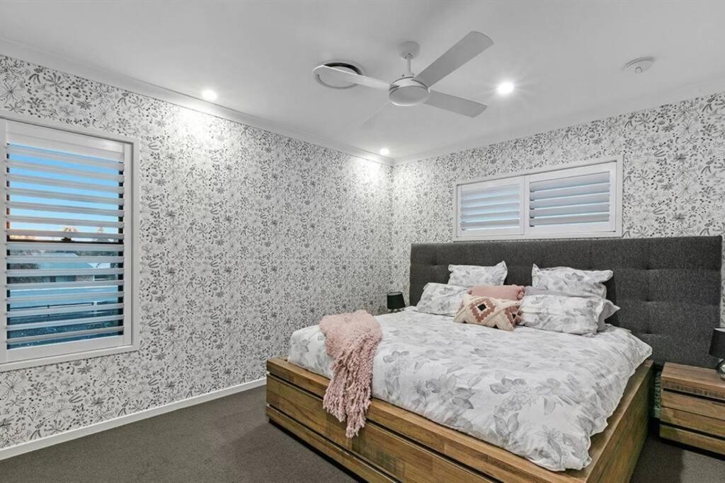 Beachside Buddina Luxury Family House 5 Bedrooms 외부 사진
